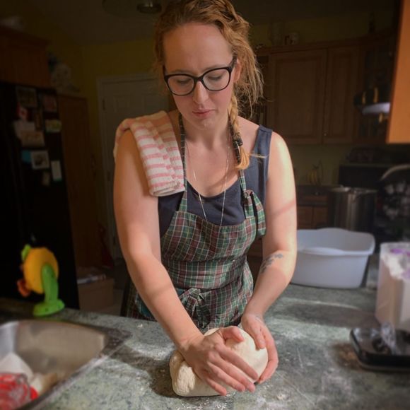 Meet your Posher, Amy - Picture 1 of 1